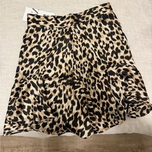 XS Zara leopard mini skirt zip side